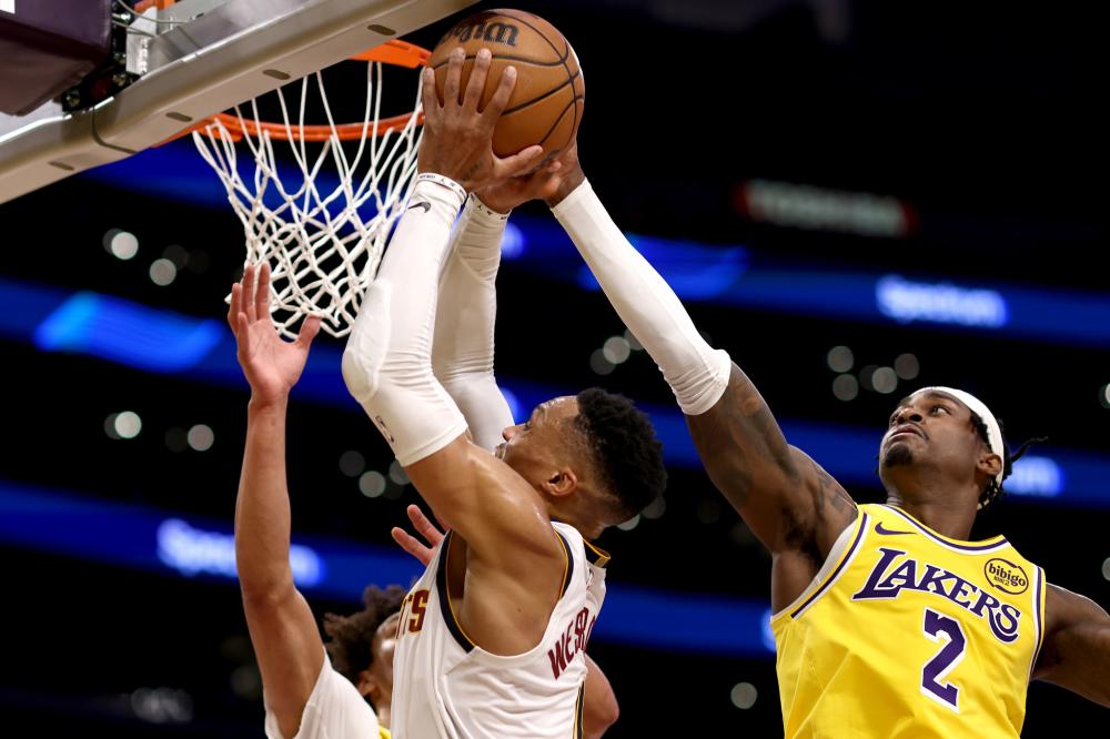 并在半个赛 并在半个赛