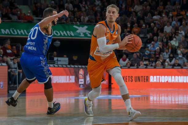 而低调务实 而低调务实